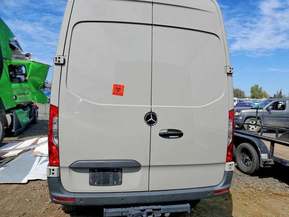 2024 Mercedes-Benz Sprinter 2500