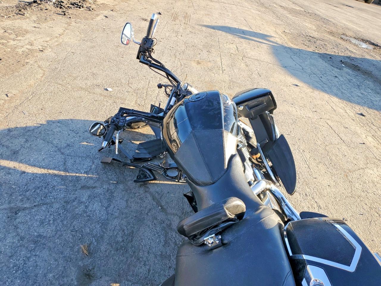 2015 Victory Cross Country Touring