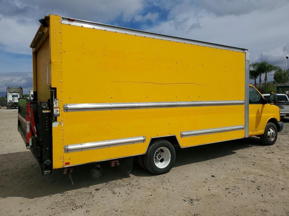 2009 GMC Savana BOX Truck