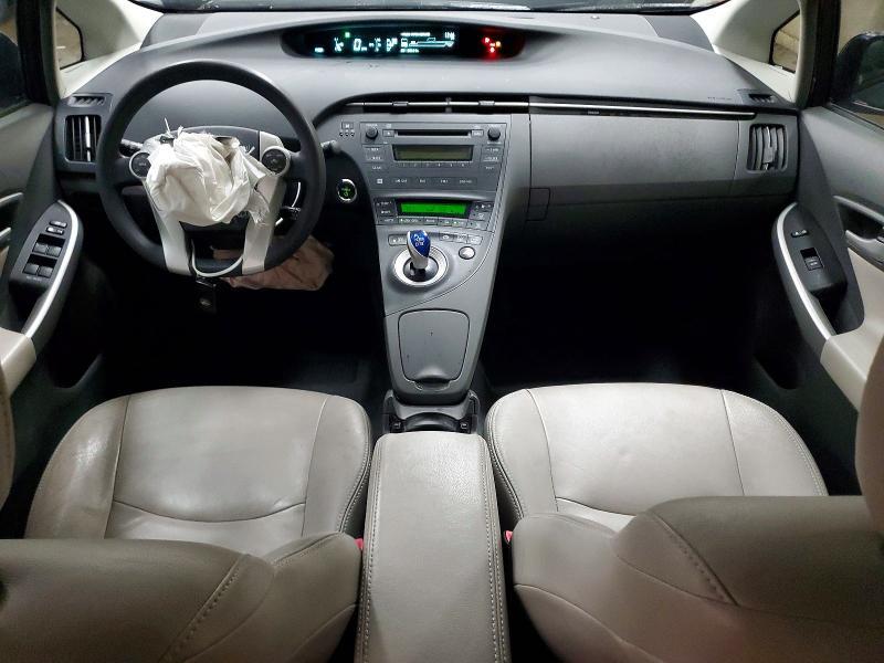 2010 Toyota Prius iii