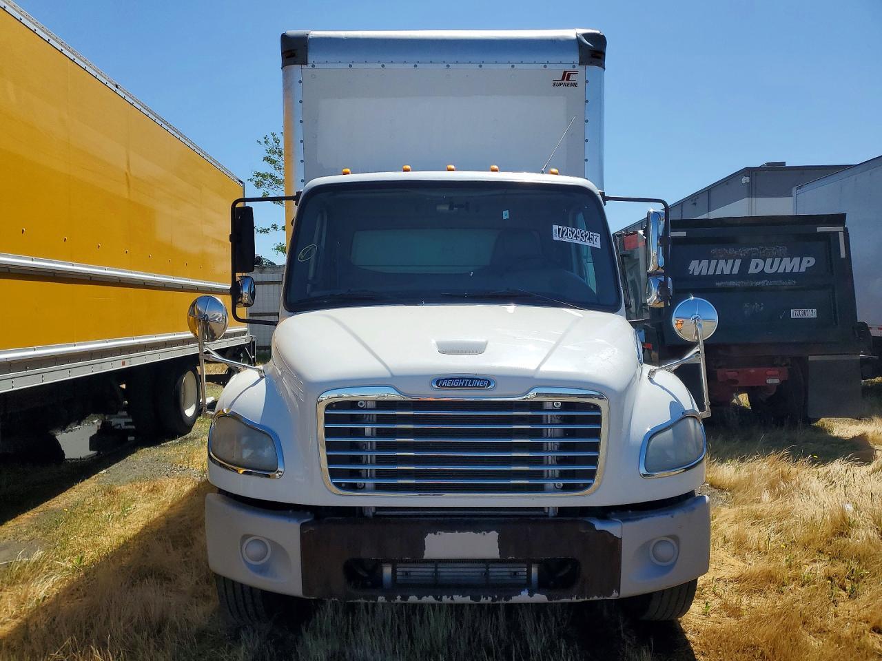 2014 Freightliner Business Class M2 BOX Truck