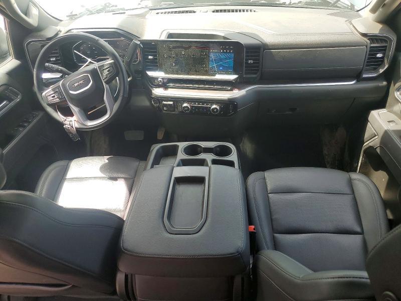 2025 GMC Sierra K1500 SLT