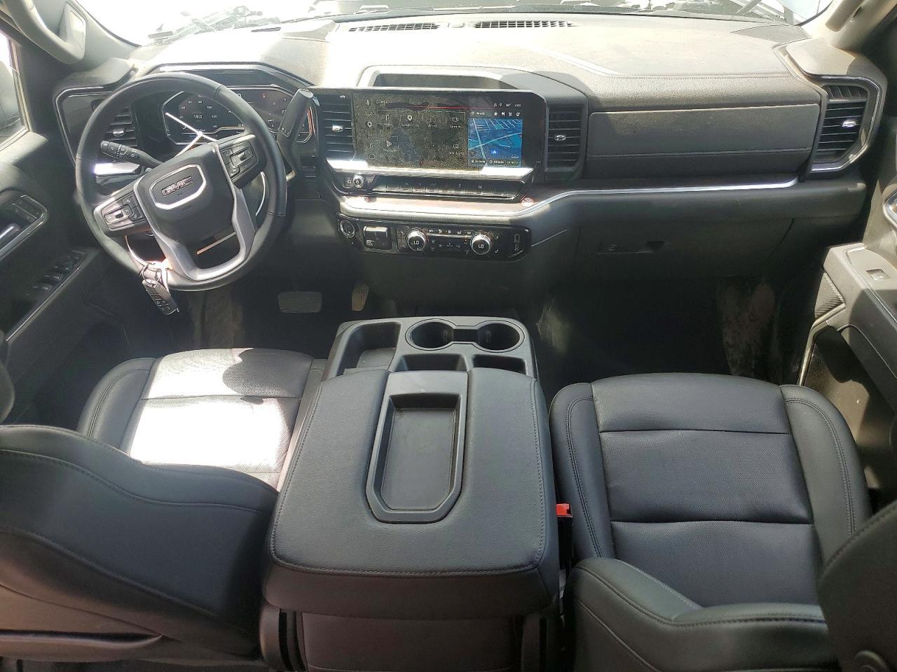 2025 GMC Sierra K1500 SLT