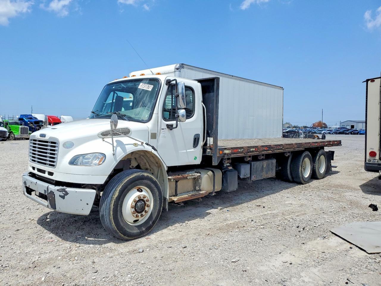2015 Freightliner Business Class M2 Flatbed Truck