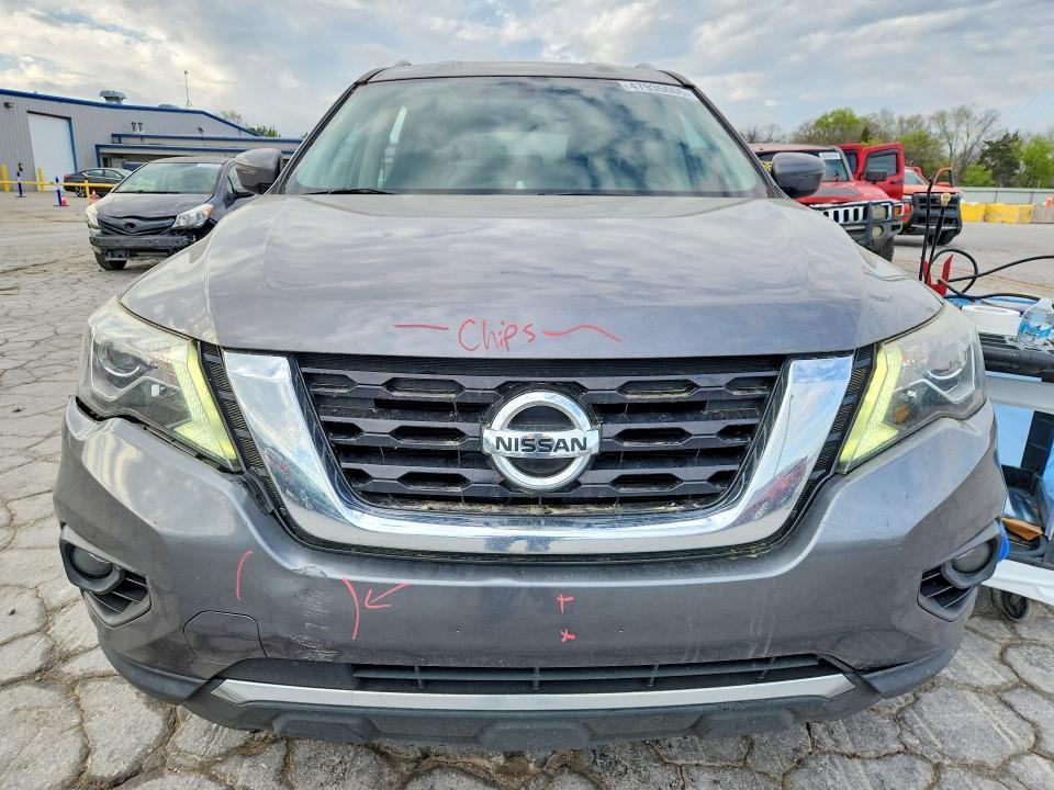 2018 Nissan Pathfinder sv