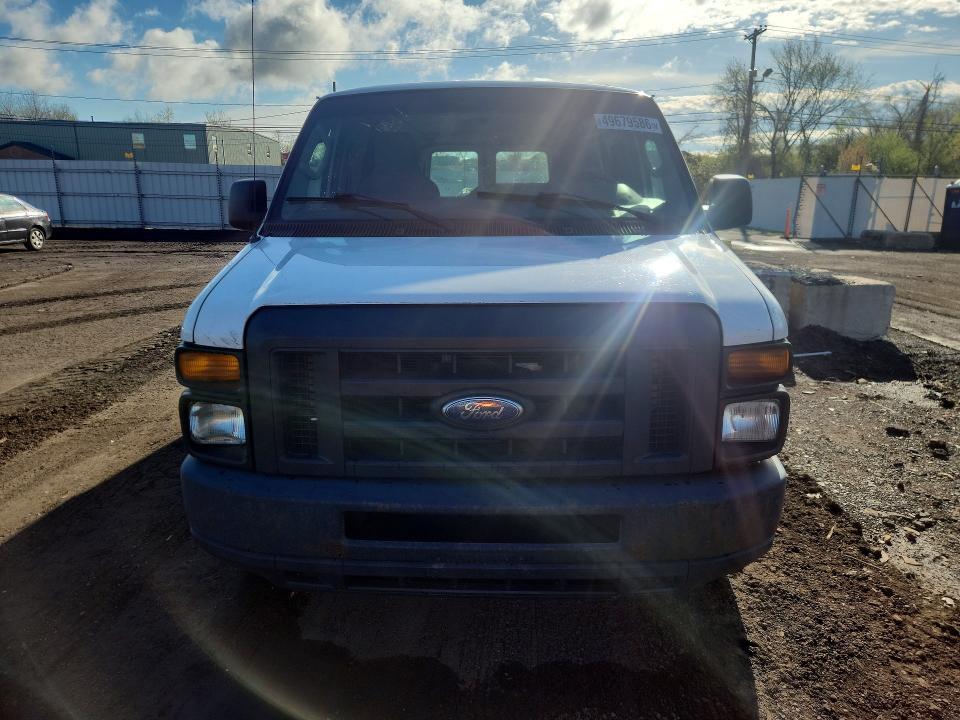 2013 Ford Econoline E250 van