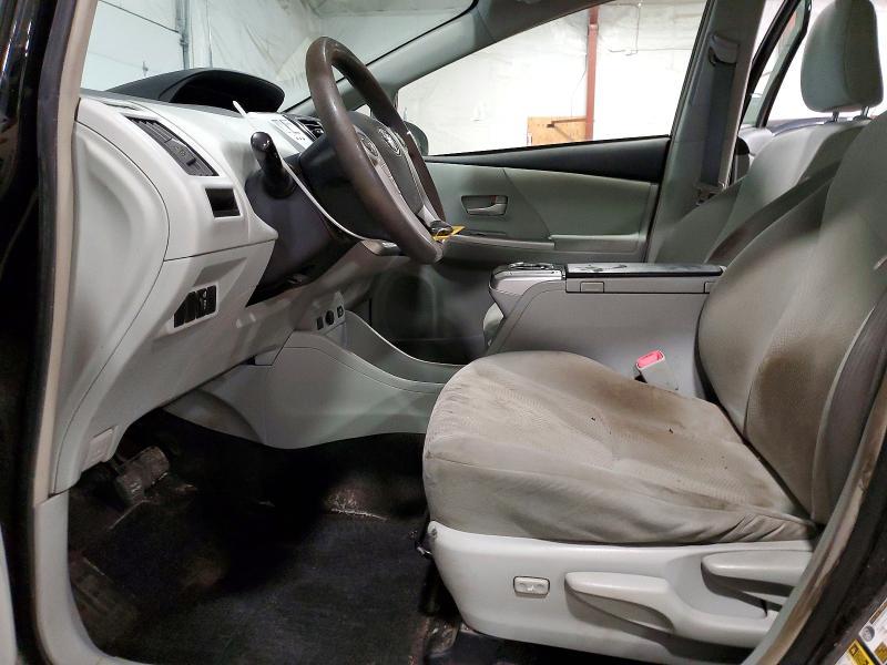 2014 Toyota Prius v two