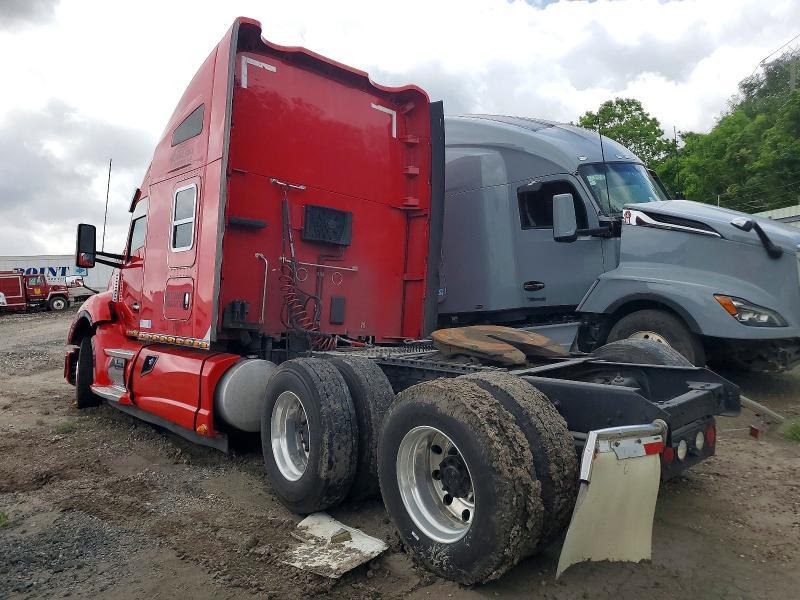 2016 Kenworth T680 Semi Truck