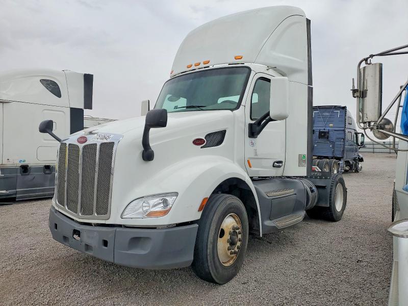 2018 Peterbilt 579 Semi Truck