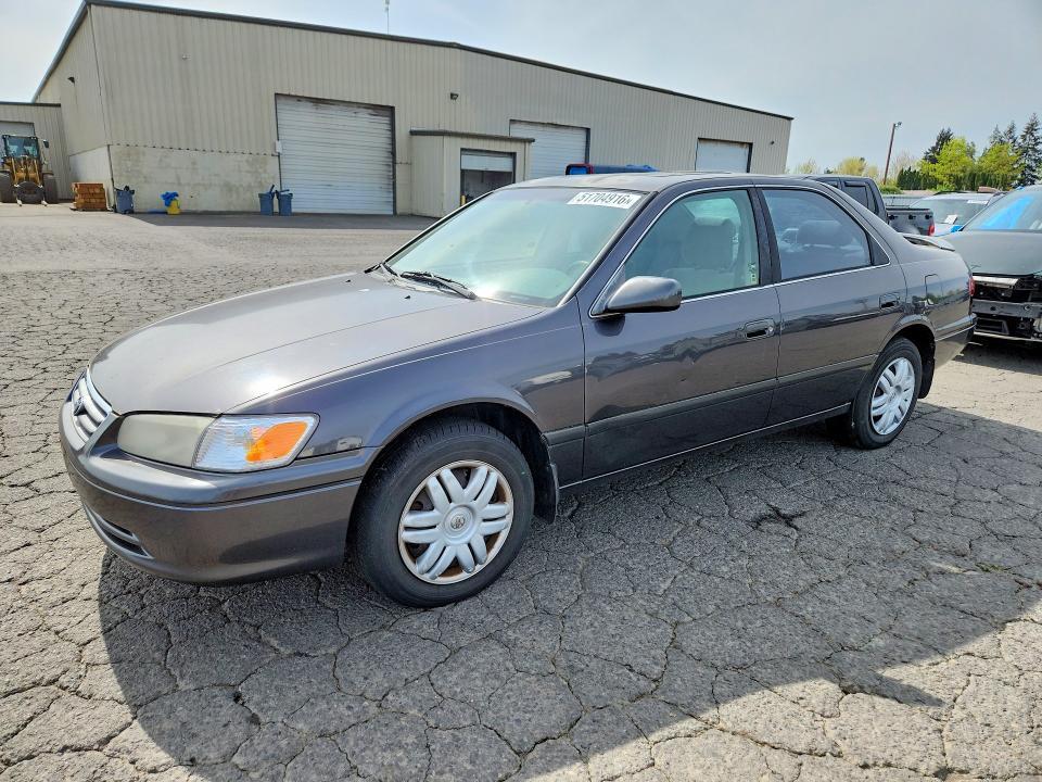 2000 Toyota Camry le