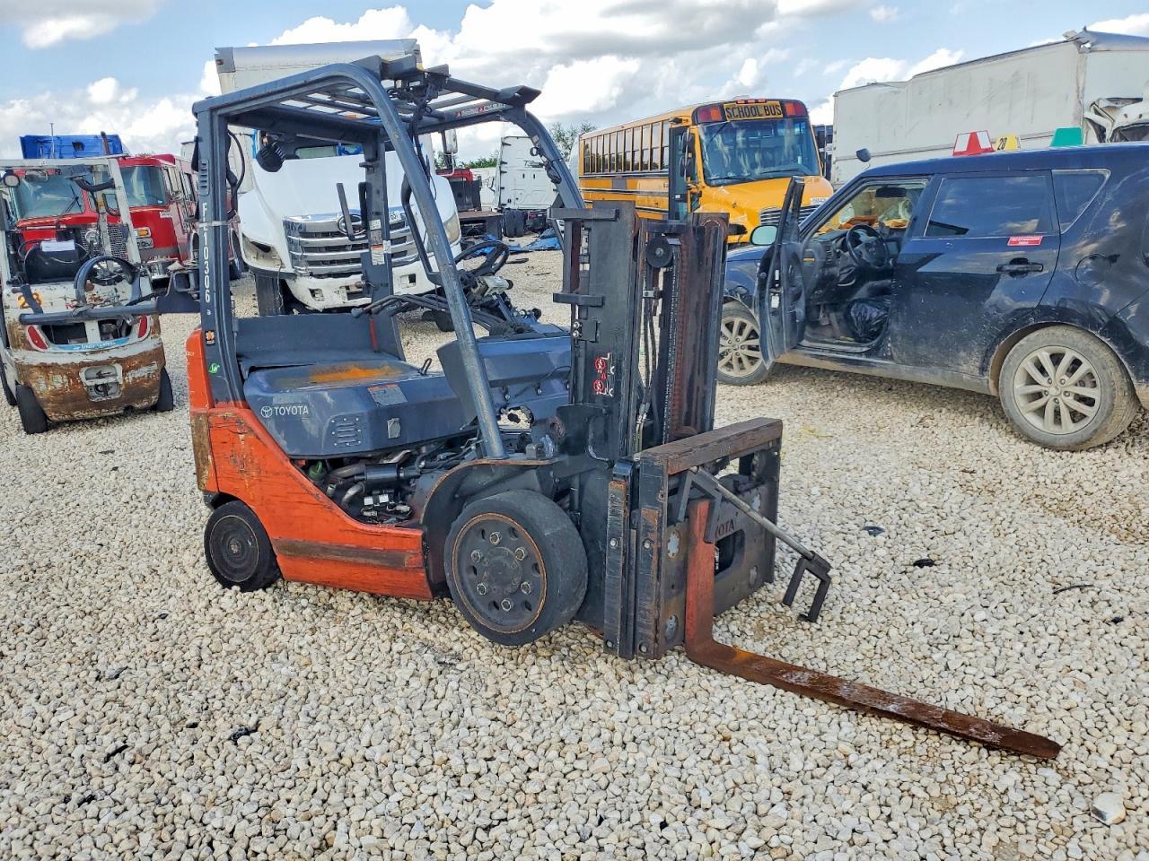 2016 Toyt Forklift