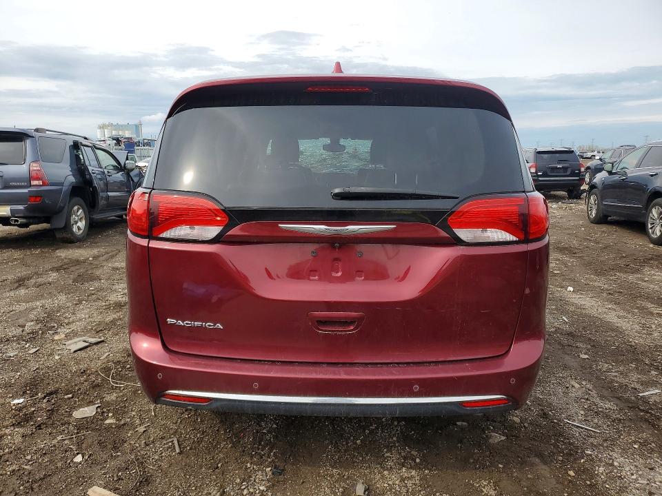 2017 Chrysler Pacifica Touring l