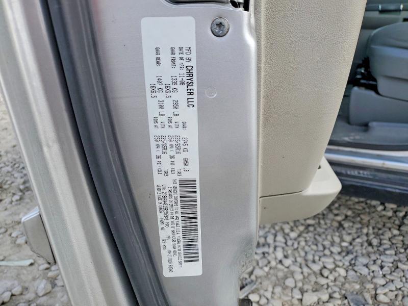 2009 Chrysler Town & Country lx