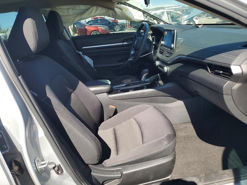 2021 Nissan Altima sv