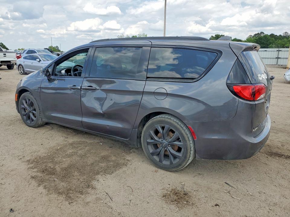 2018 Chrysler Pacifica Touring Plus