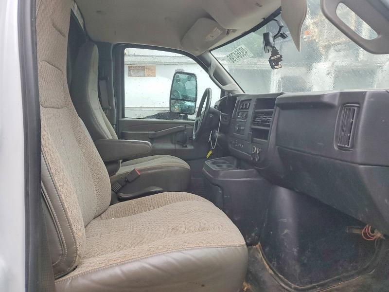 2023 Chevrolet Express BOX Truck