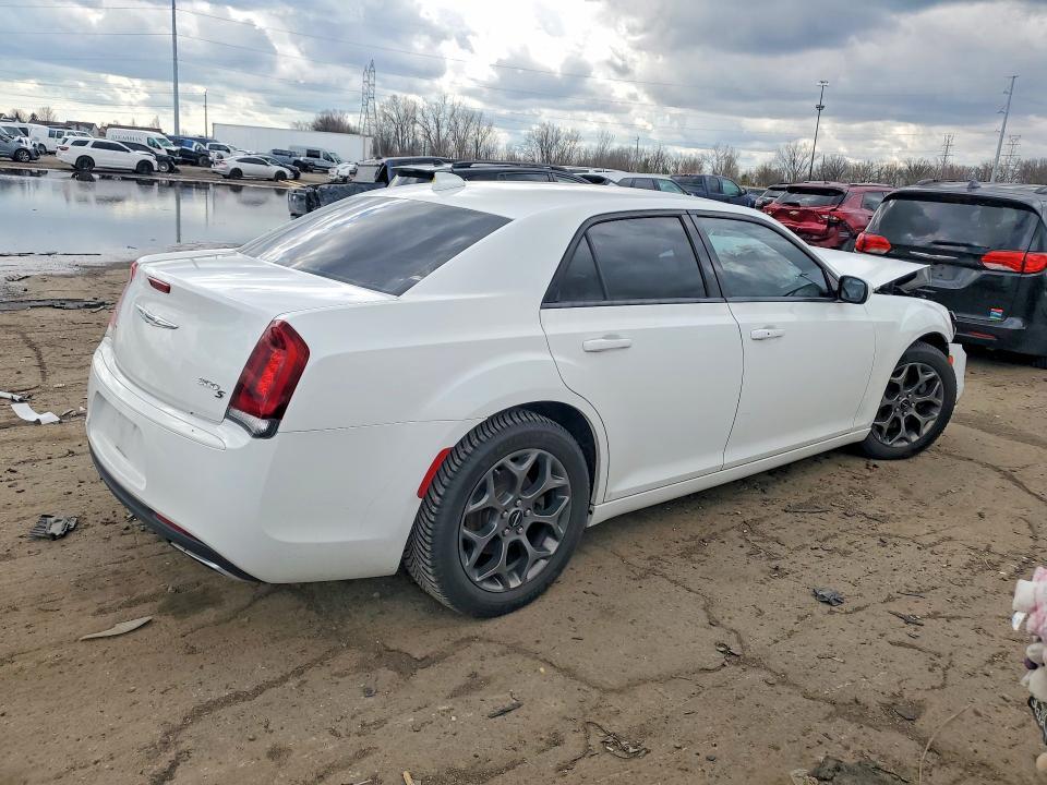 2017 Chrysler 300 s