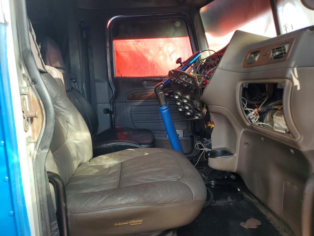 2008 Peterbilt 386 Semi Truck