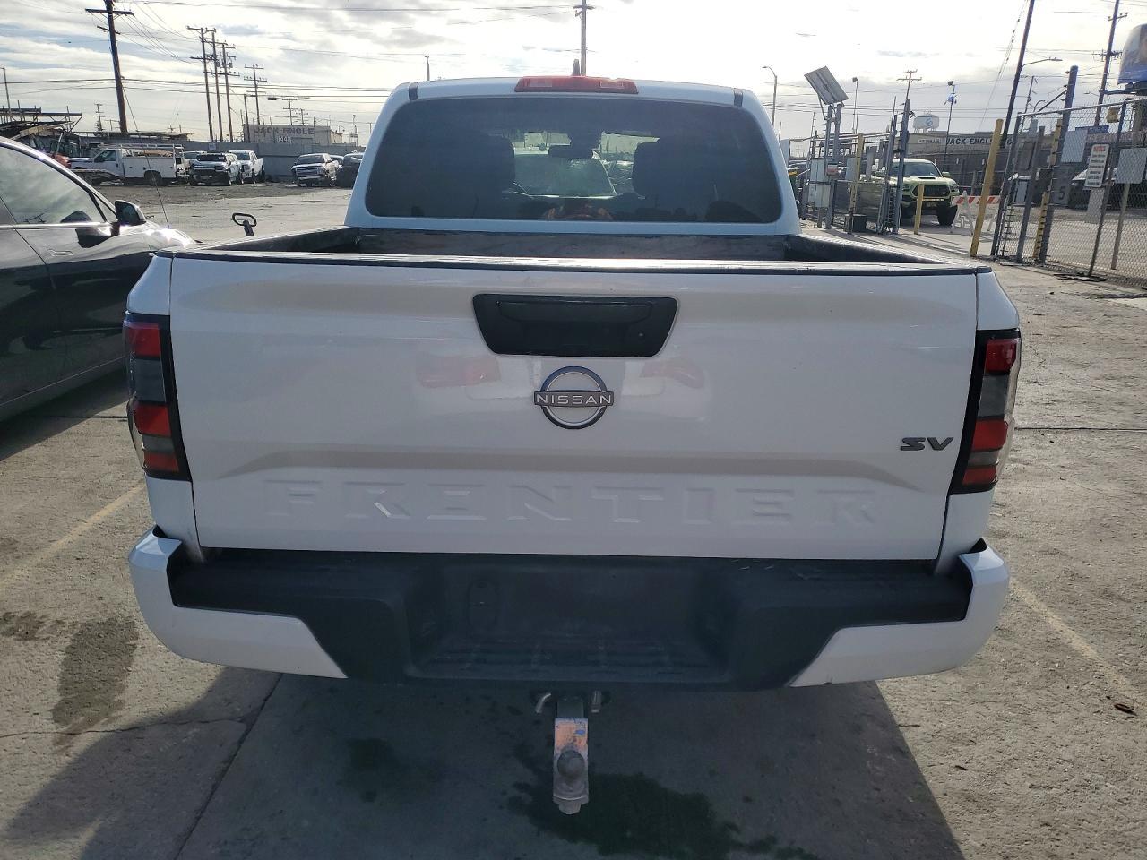 2024 Nissan Frontier SV