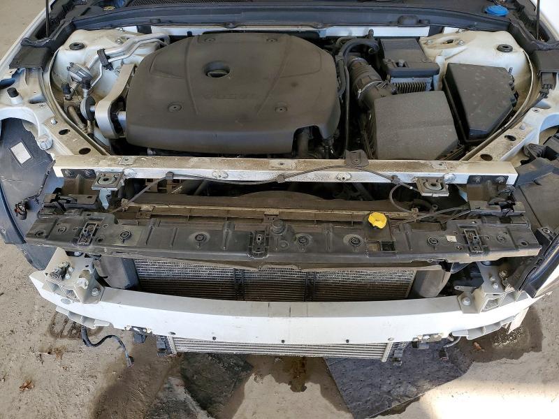 2017 Volvo S90 T6 Momentum