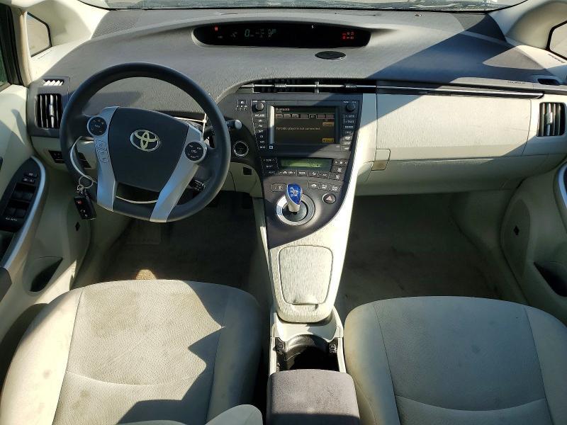 2010 Toyota Prius iii