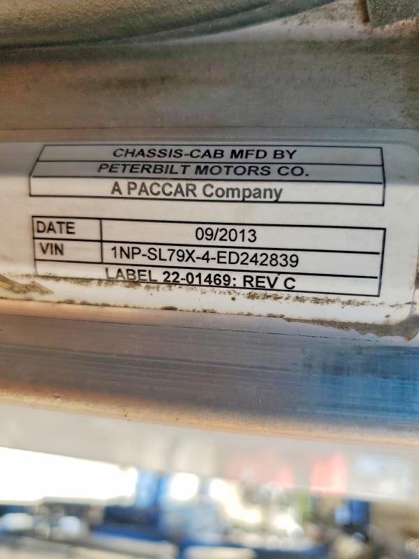 2014 Peterbilt 365 Car Hauler Truck