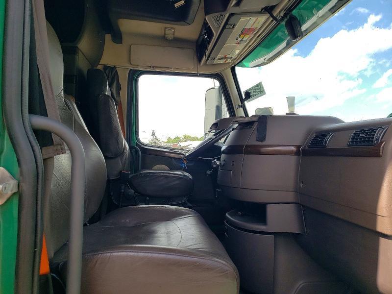 2018 Volvo VNL Semi Truck