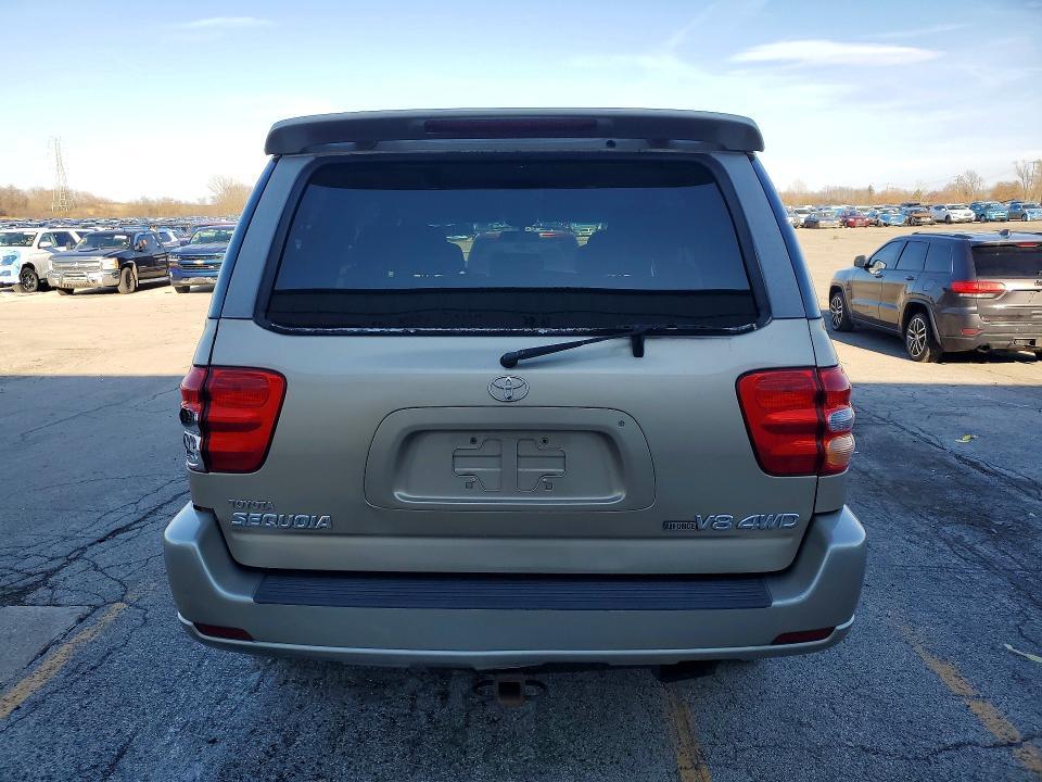 2004 Toyota Sequoia SR5