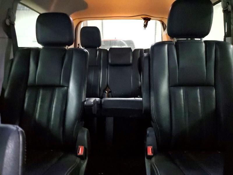 2012 Chrysler Town & Country Touring