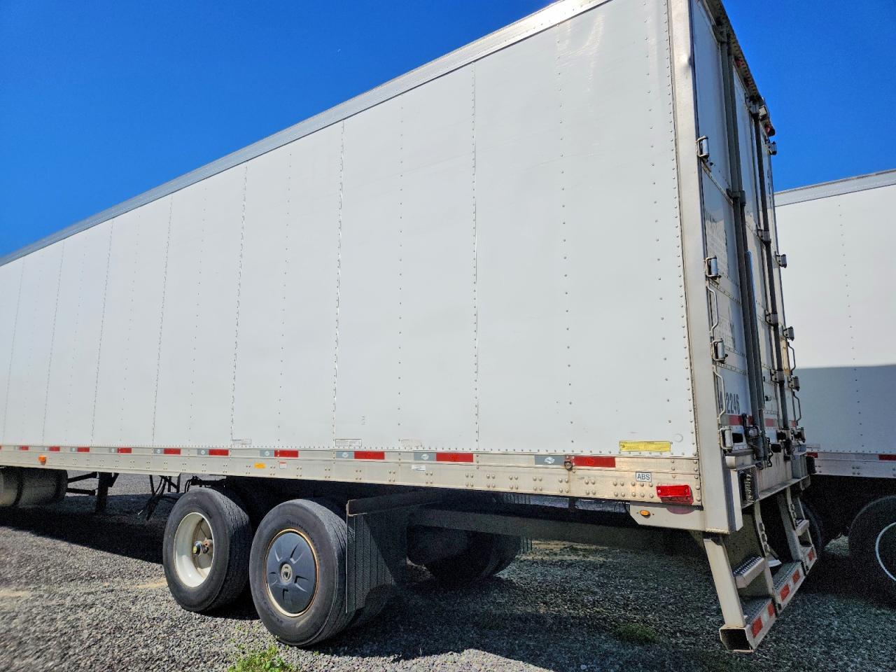 2015 Utility VS2RA Refrigerated Van Trailer
