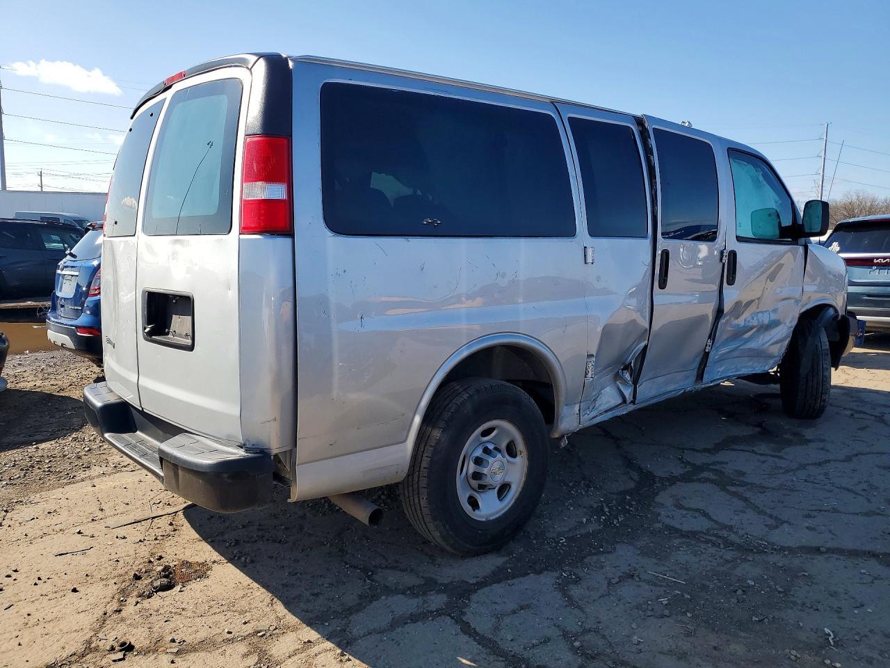2020 Chevrolet Express G2500 LS