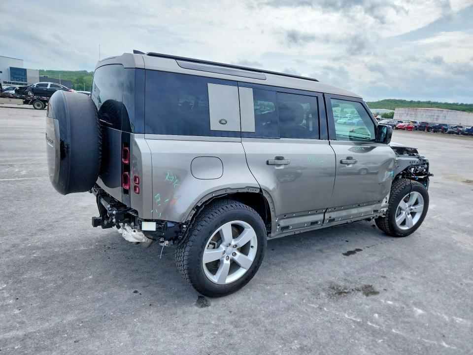2024 Land Rover Defender 110 s