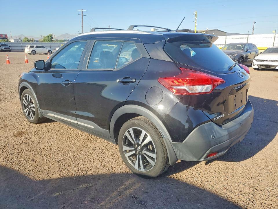 2020 Nissan Kicks sr