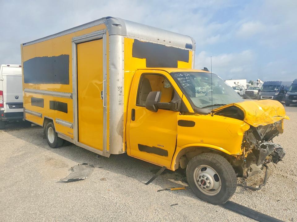 2022 GMC Savana box Truck