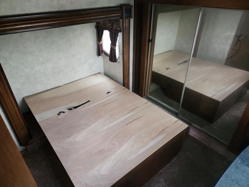 2014 Dutchmen Raptor TOY Hauler SE