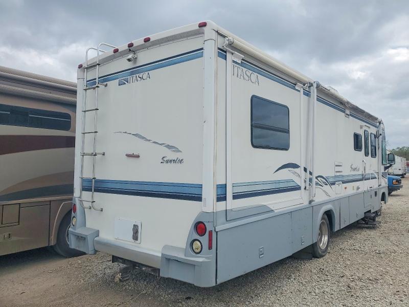 2002 Itasca Recreational Vehicle (RV)