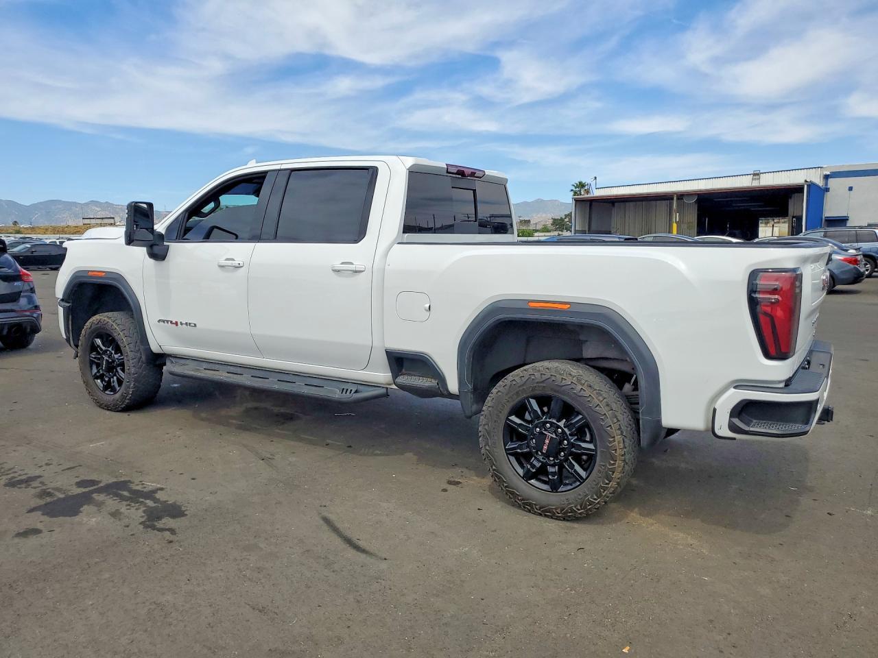 2024 GMC Sierra K2500 AT4