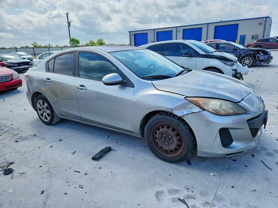 2013 Mazda 3 I