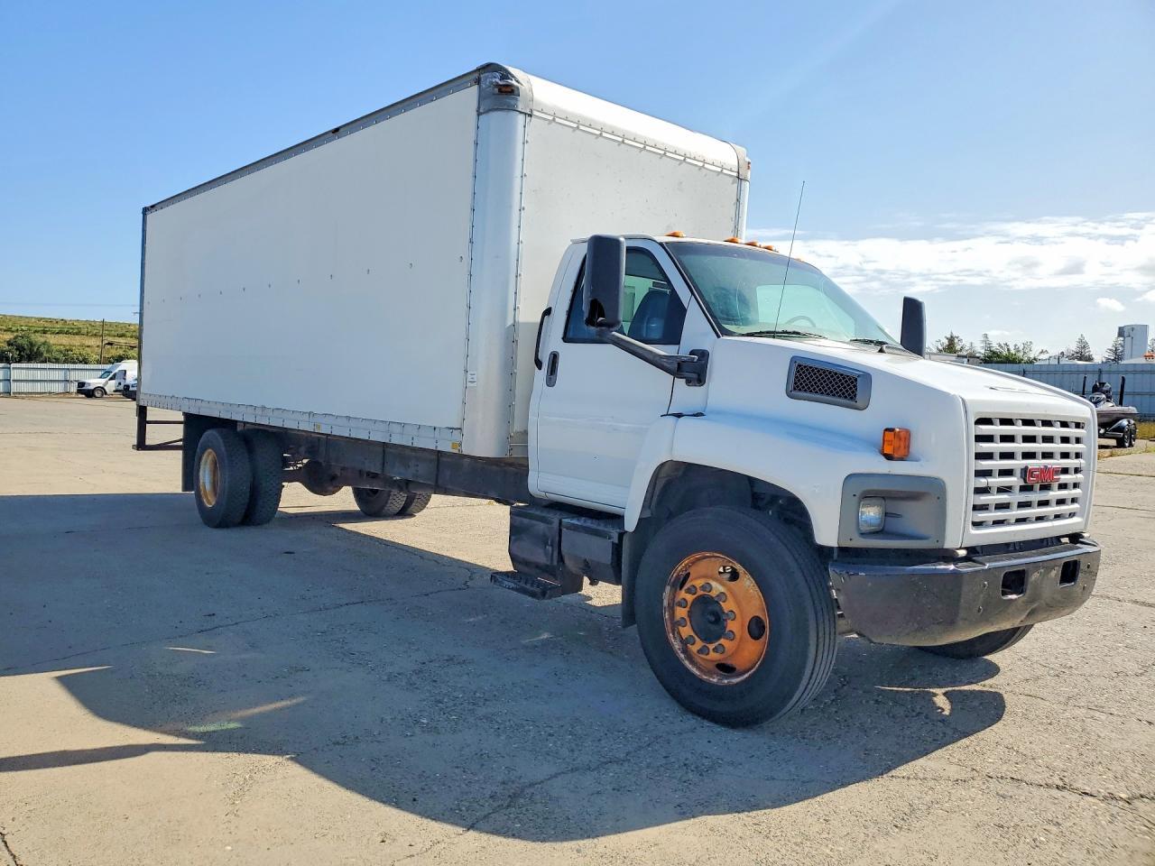 2006 GMC C7 BOX Truck