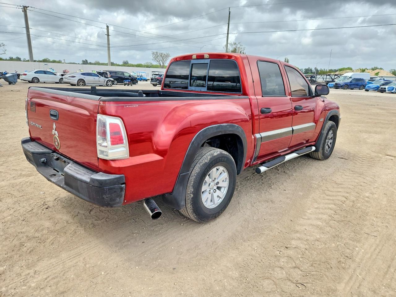 2006 Mitsubishi Raider Durocross