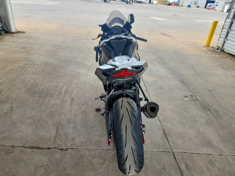2022 Kawasaki ZX1002 Ninja