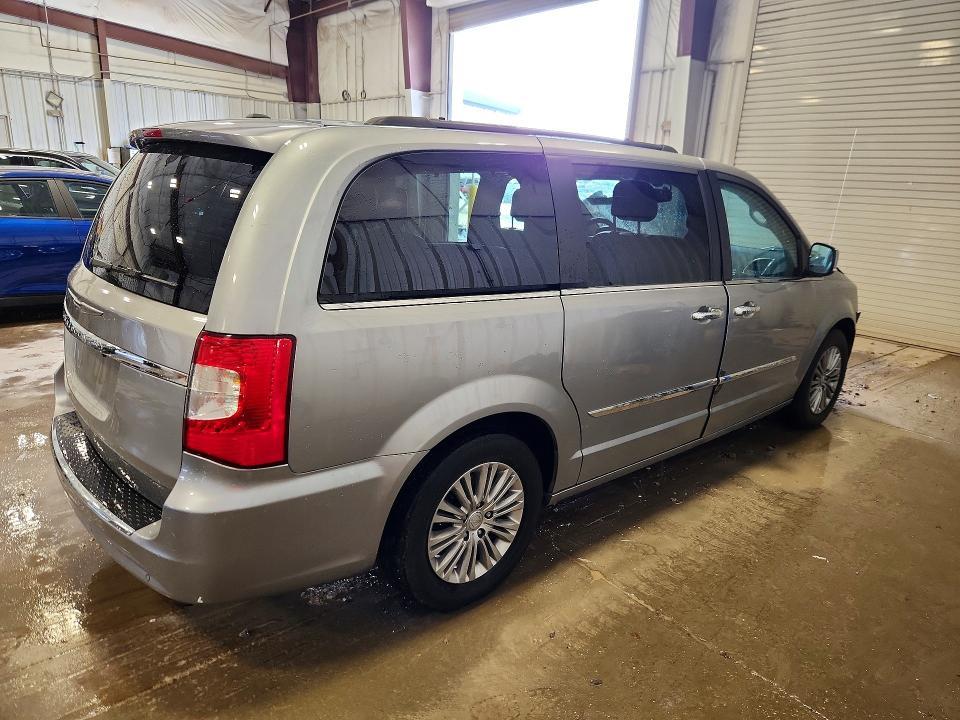 2016 Chrysler Town & Country Touring l
