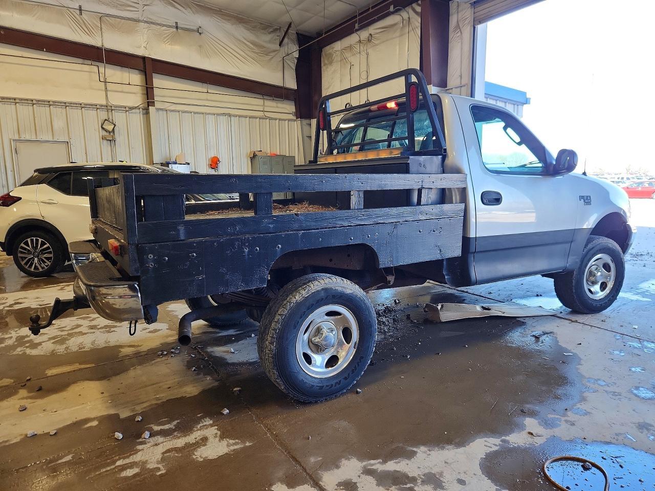 2004 Ford F150 Flatbed Truck