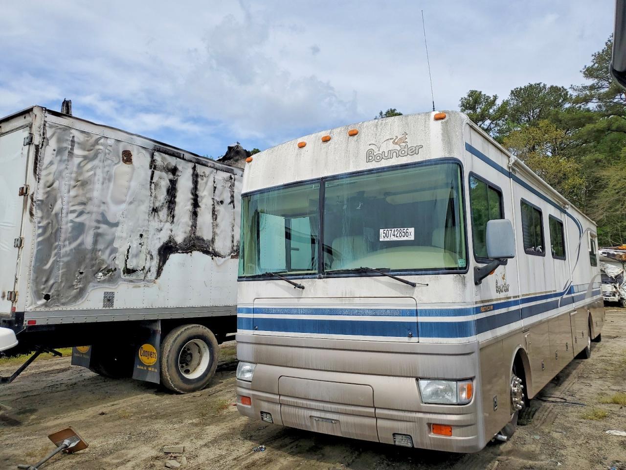 2002 Bounder RV