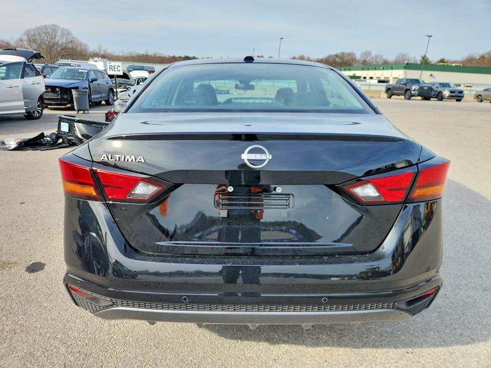 2026 Nissan Altima sv