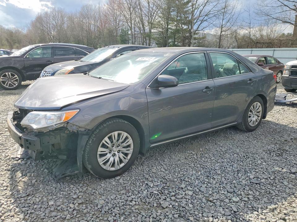 2014 Toyota Camry le