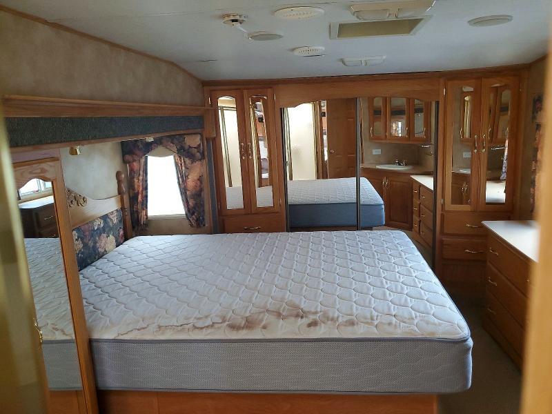 2004 Keystone Everest Camper