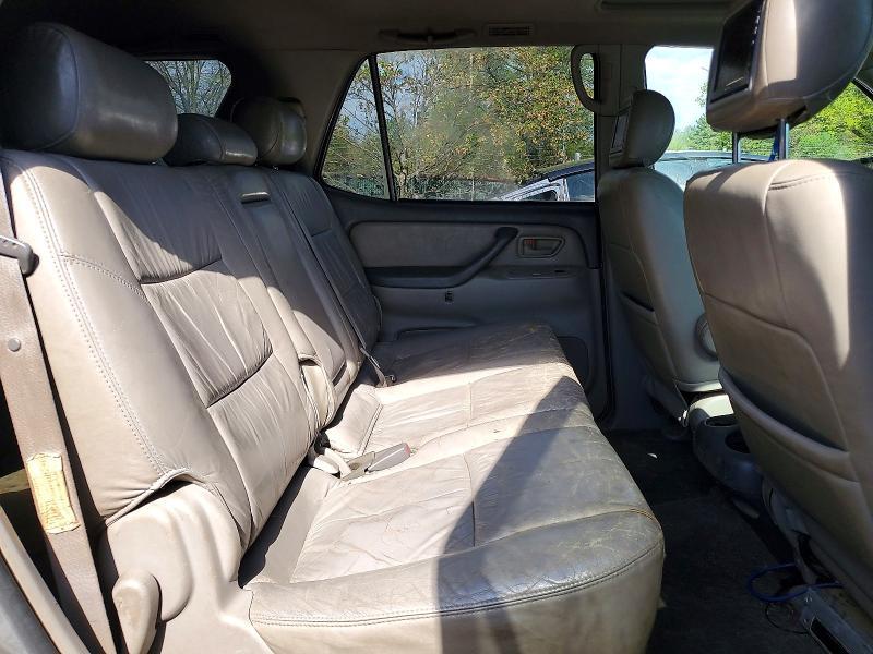 2003 Toyota Sequoia SR5