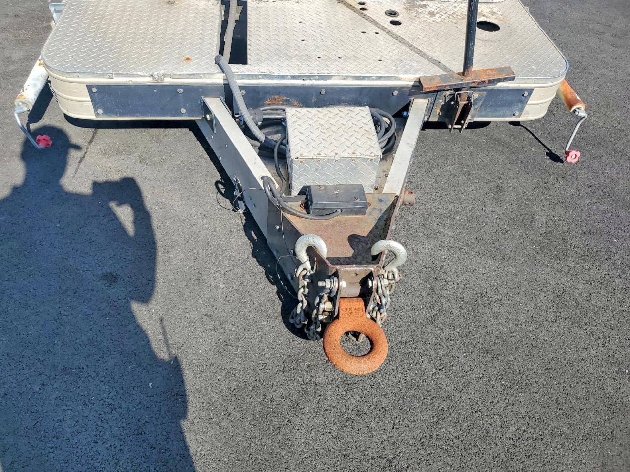 2000 Pelsue Fiber Optic Splicing Trailer