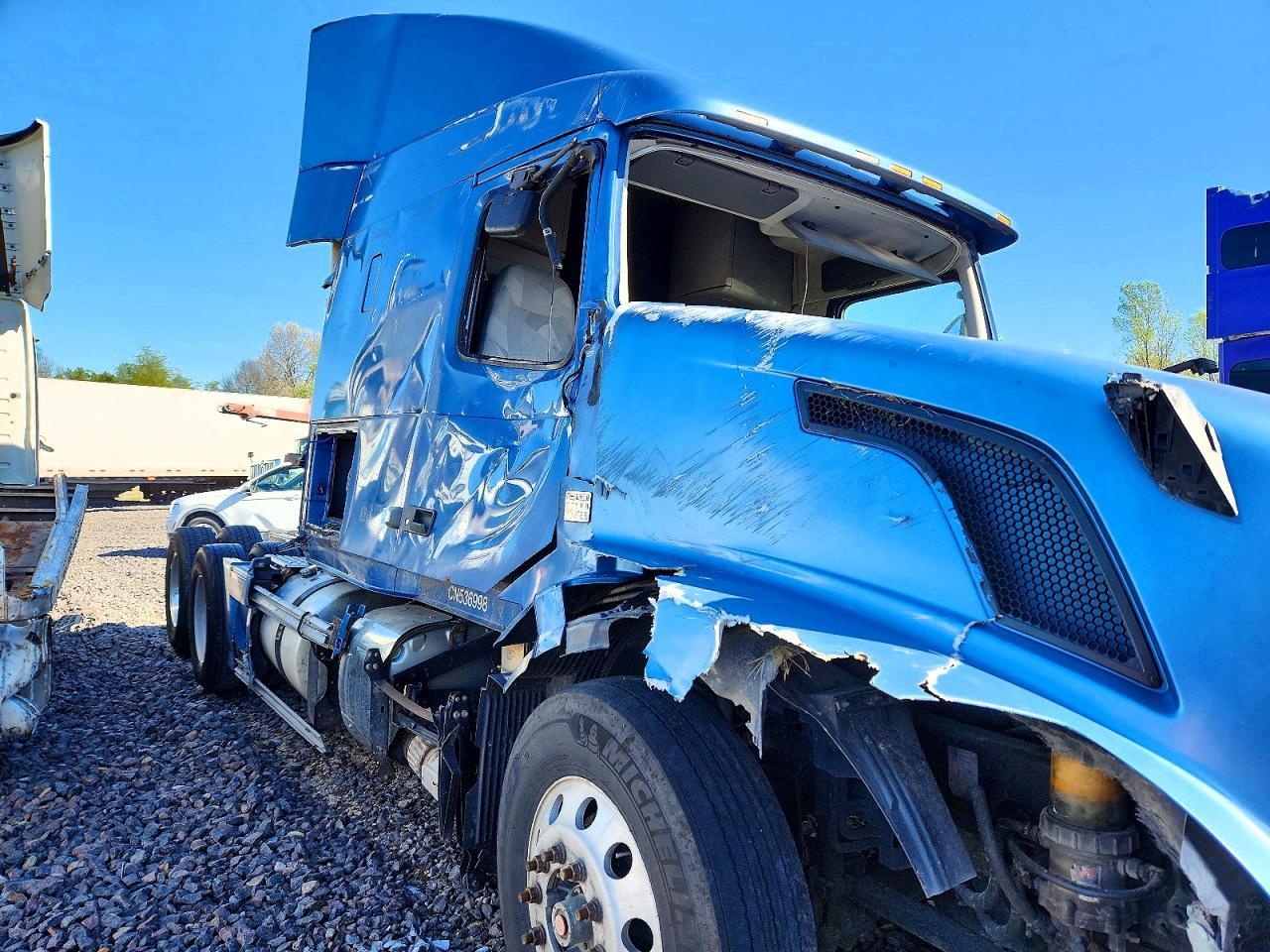 2012 Volv O VNL Semi Truck